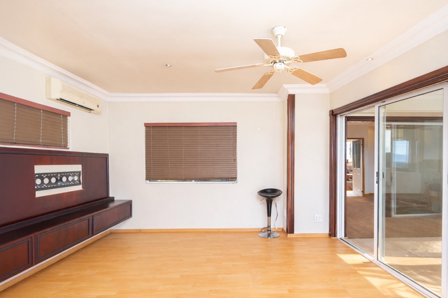 5 Bedroom Property for Sale in Caribbean Beach Club North West